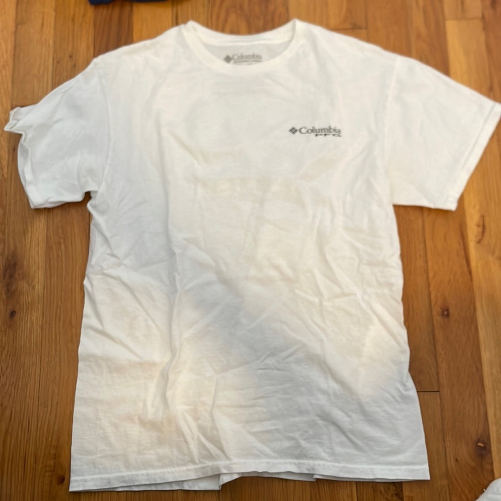 Columbia men’s medium tee